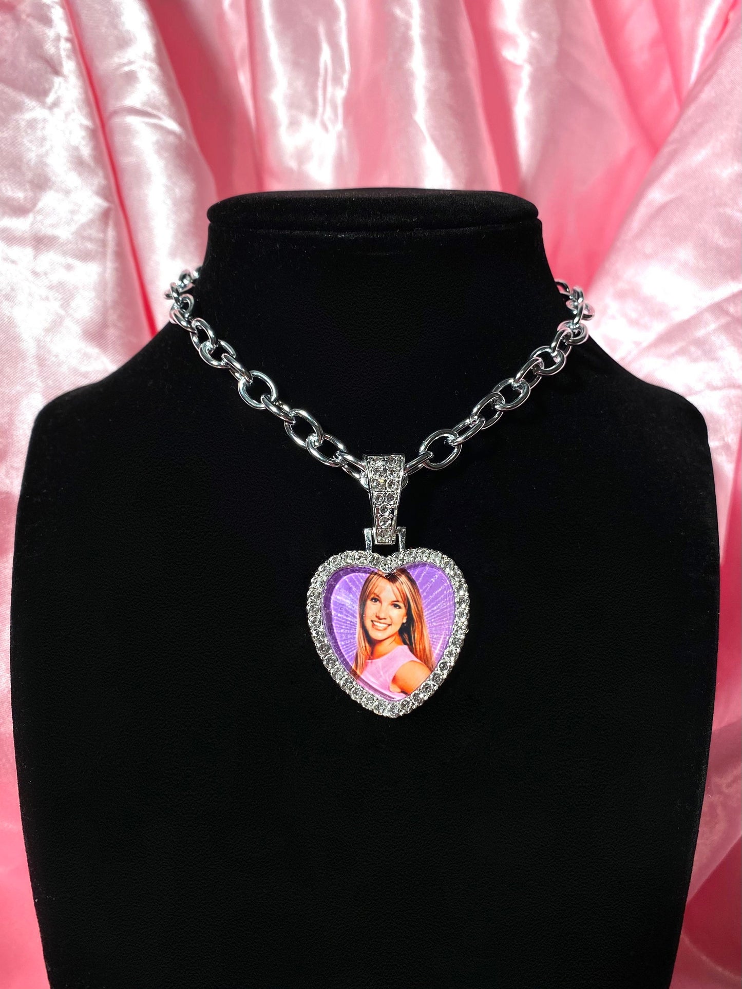Customizable valentine bling choker necklace
