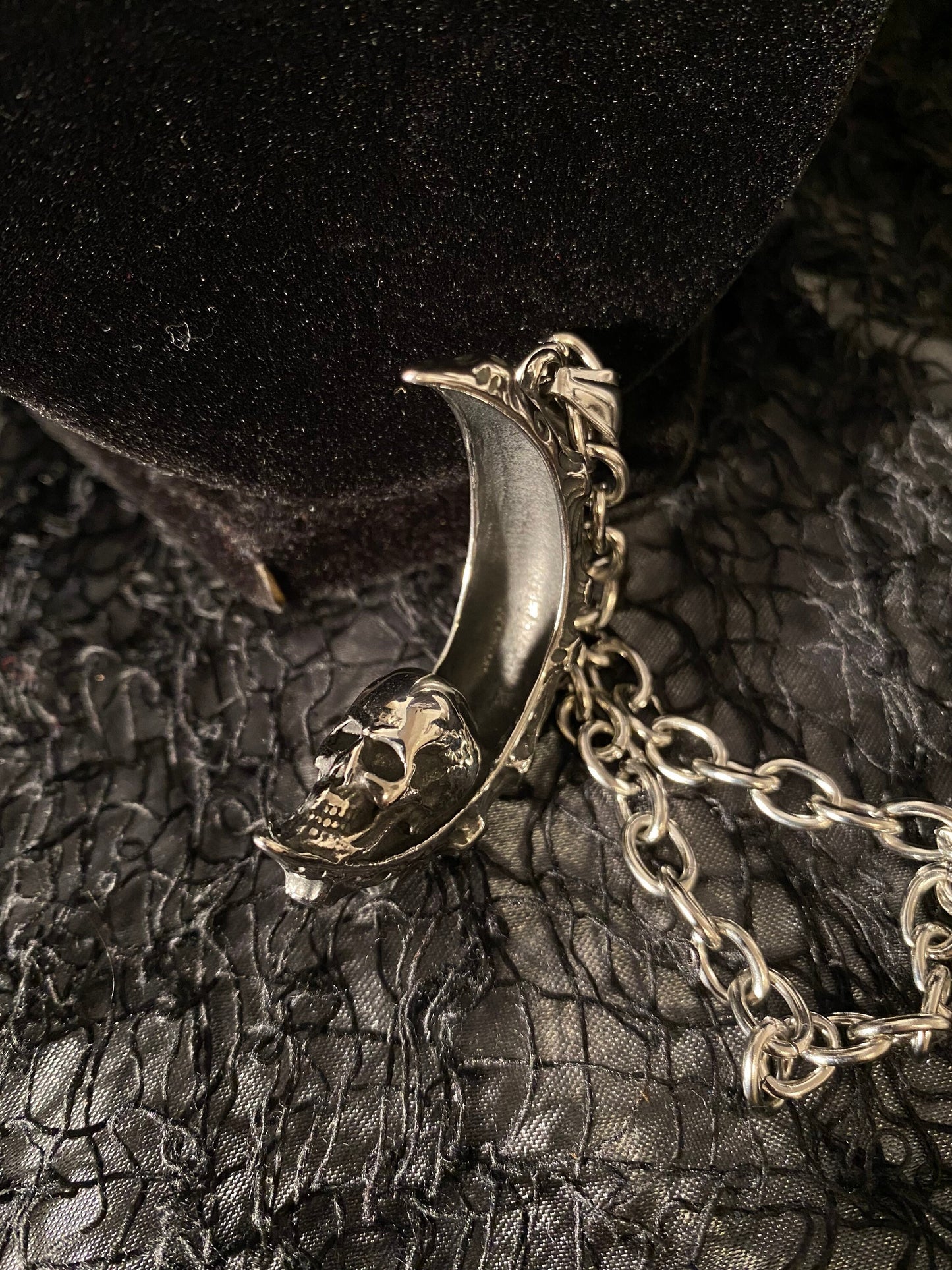 Skull moon necklace stainless steel