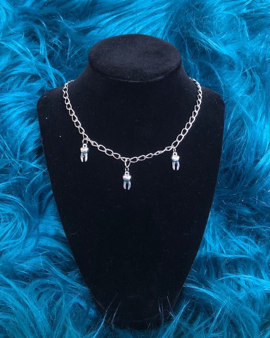 Teeth choker necklace