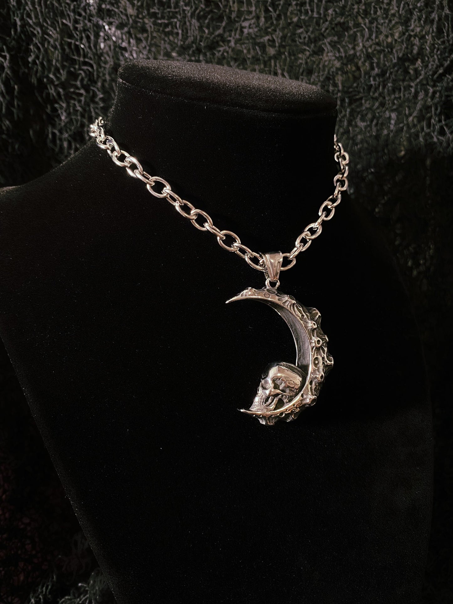 Skull moon necklace stainless steel