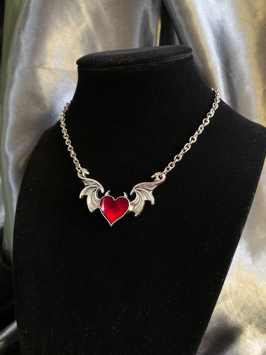 Heart emo choker